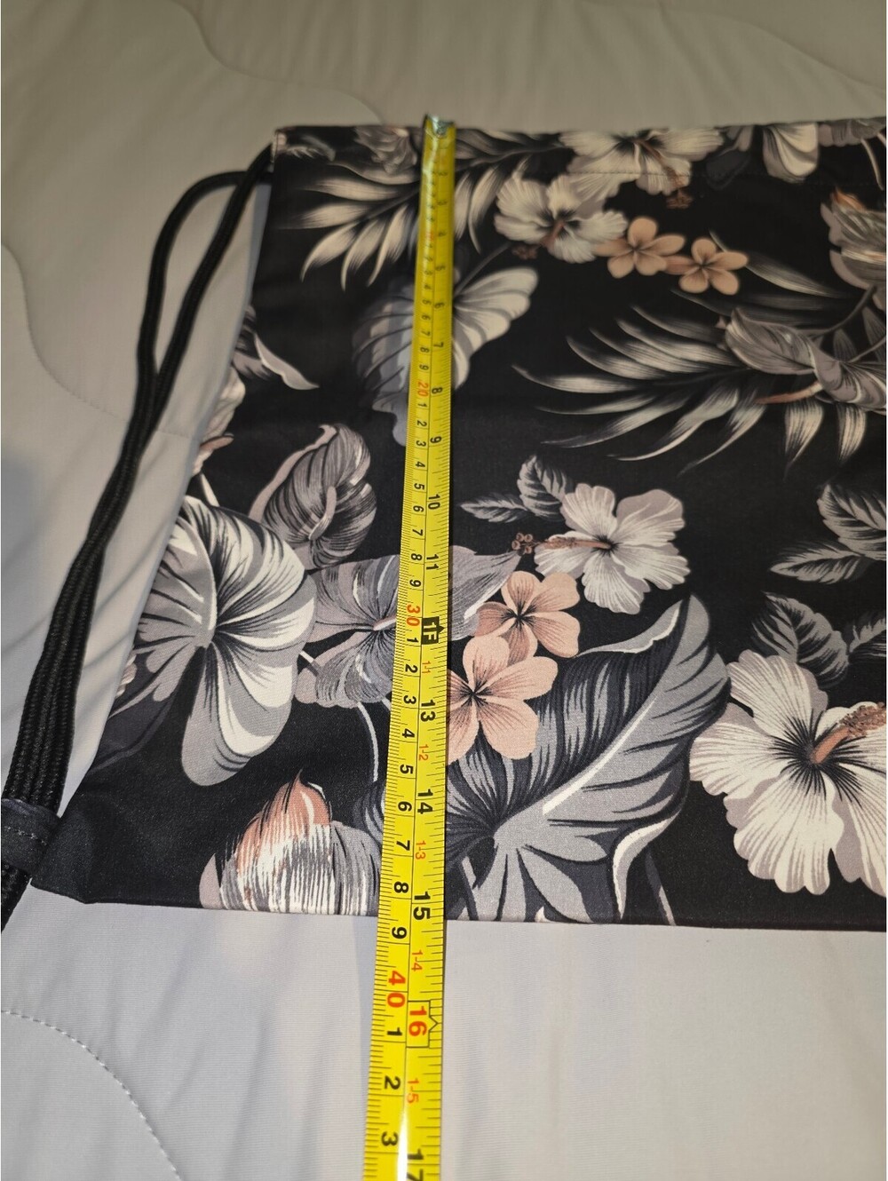 Hawaiian Print Drawstring Backpack - Excellent Condition - Picture 5 of 6